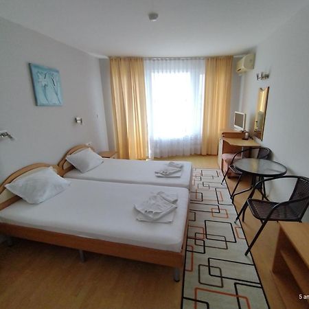 Family Hotel Coral Sozopol Exteriör bild