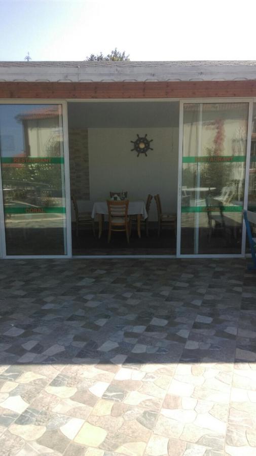 Family Hotel Coral Sozopol Exteriör bild