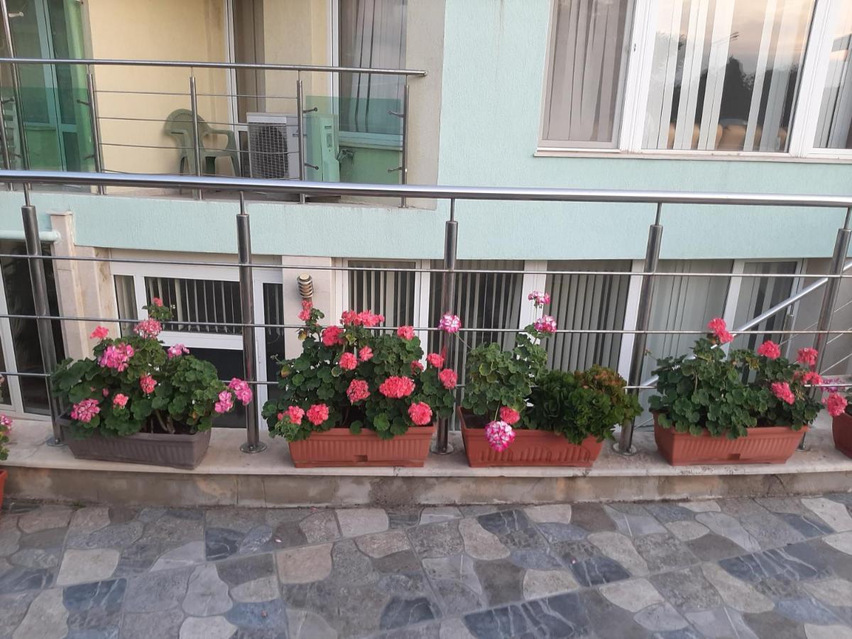 Family Hotel Coral Sozopol Exteriör bild