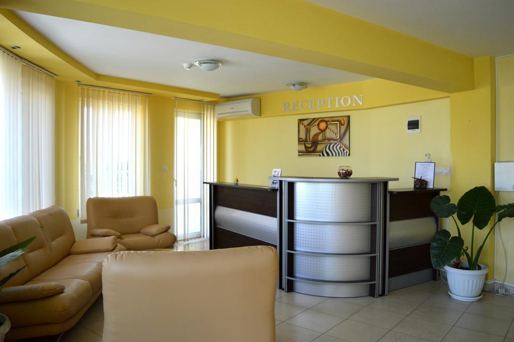 Family Hotel Coral Sozopol Exteriör bild