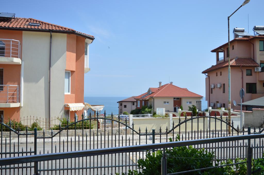 Family Hotel Coral Sozopol Exteriör bild