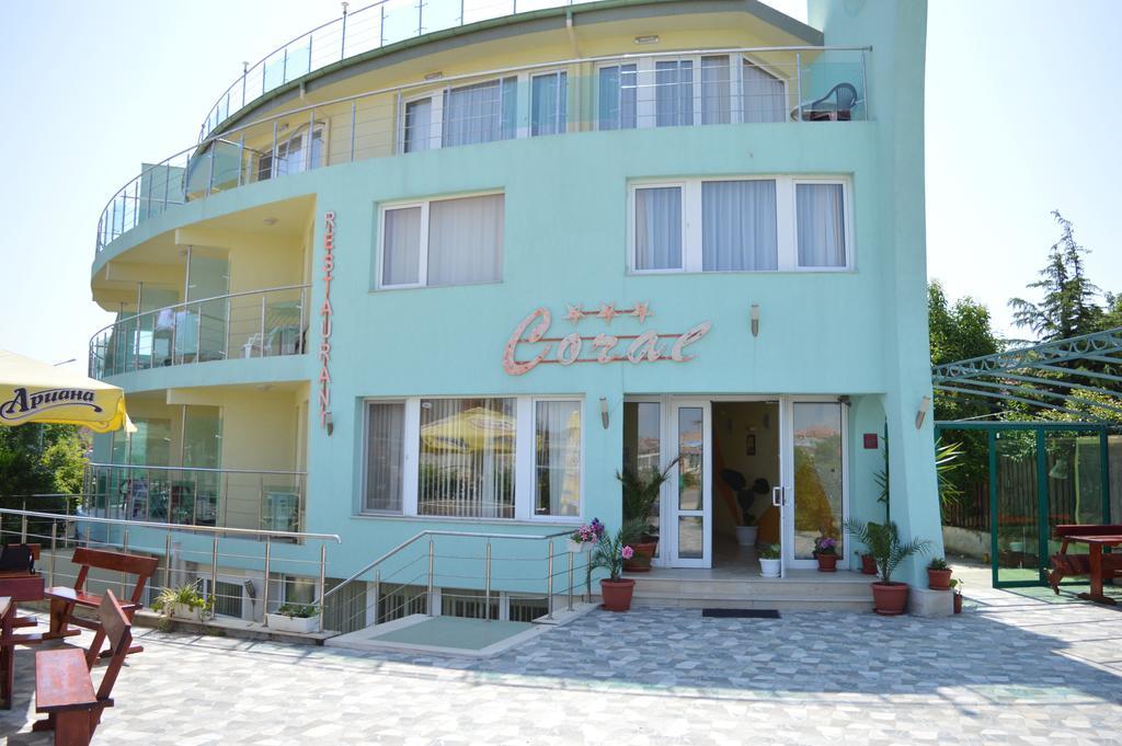 Family Hotel Coral Sozopol Exteriör bild