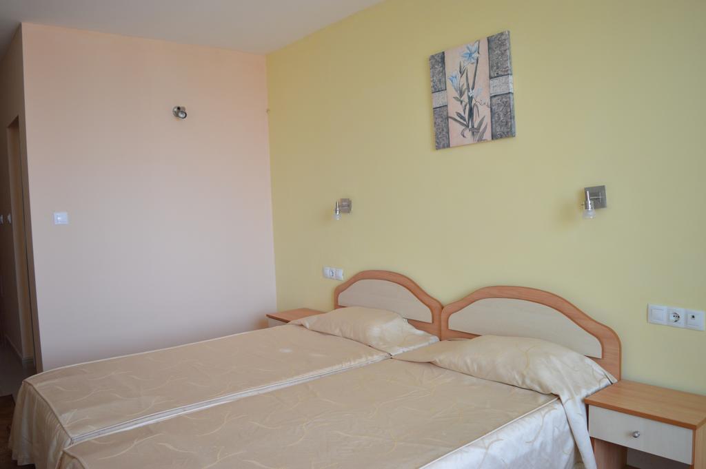 Family Hotel Coral Sozopol Rum bild