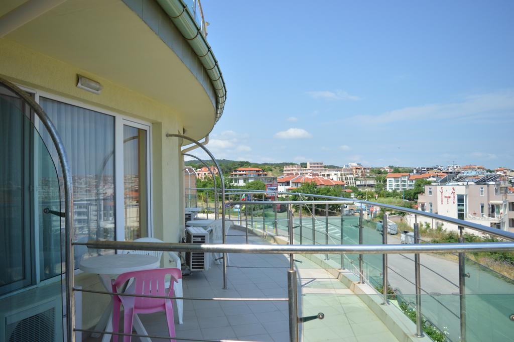 Family Hotel Coral Sozopol Exteriör bild