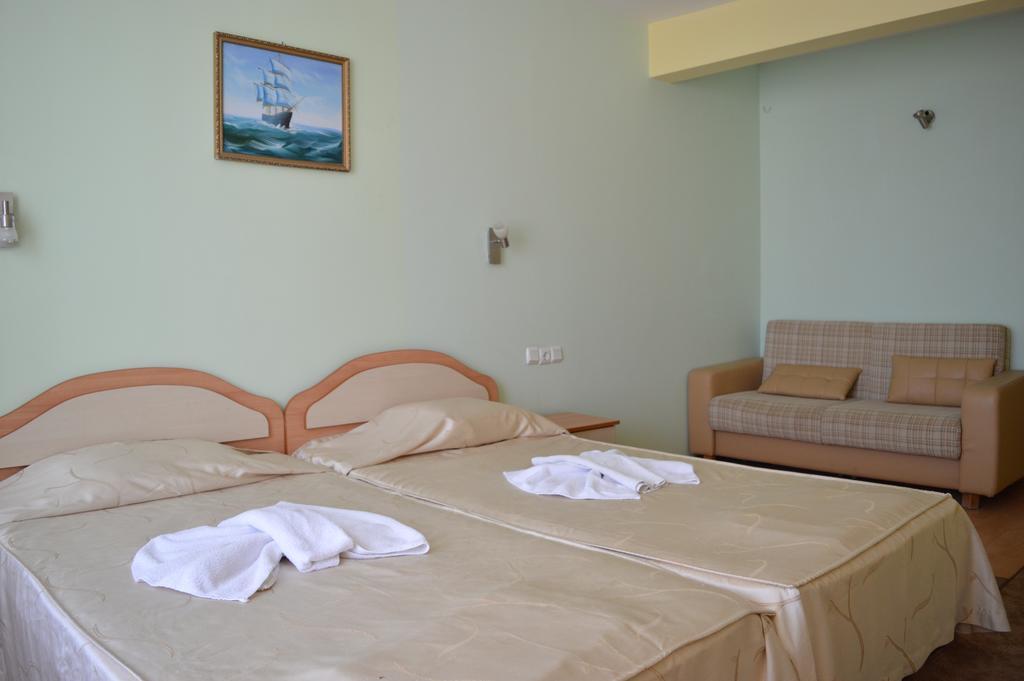 Family Hotel Coral Sozopol Exteriör bild