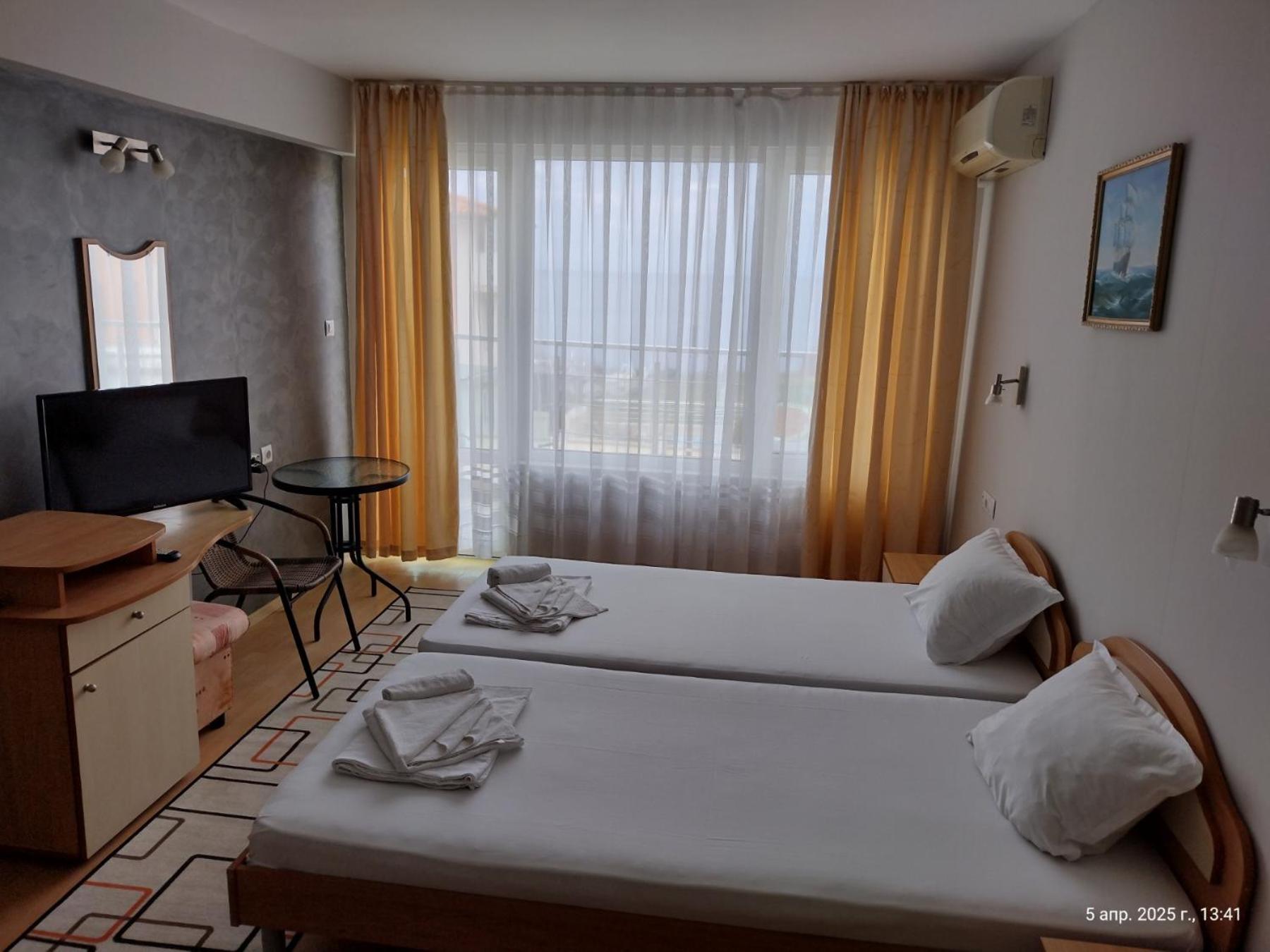 Family Hotel Coral Sozopol Exteriör bild