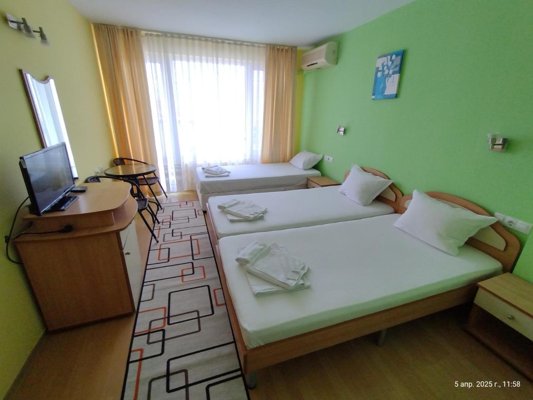Family Hotel Coral Sozopol Exteriör bild