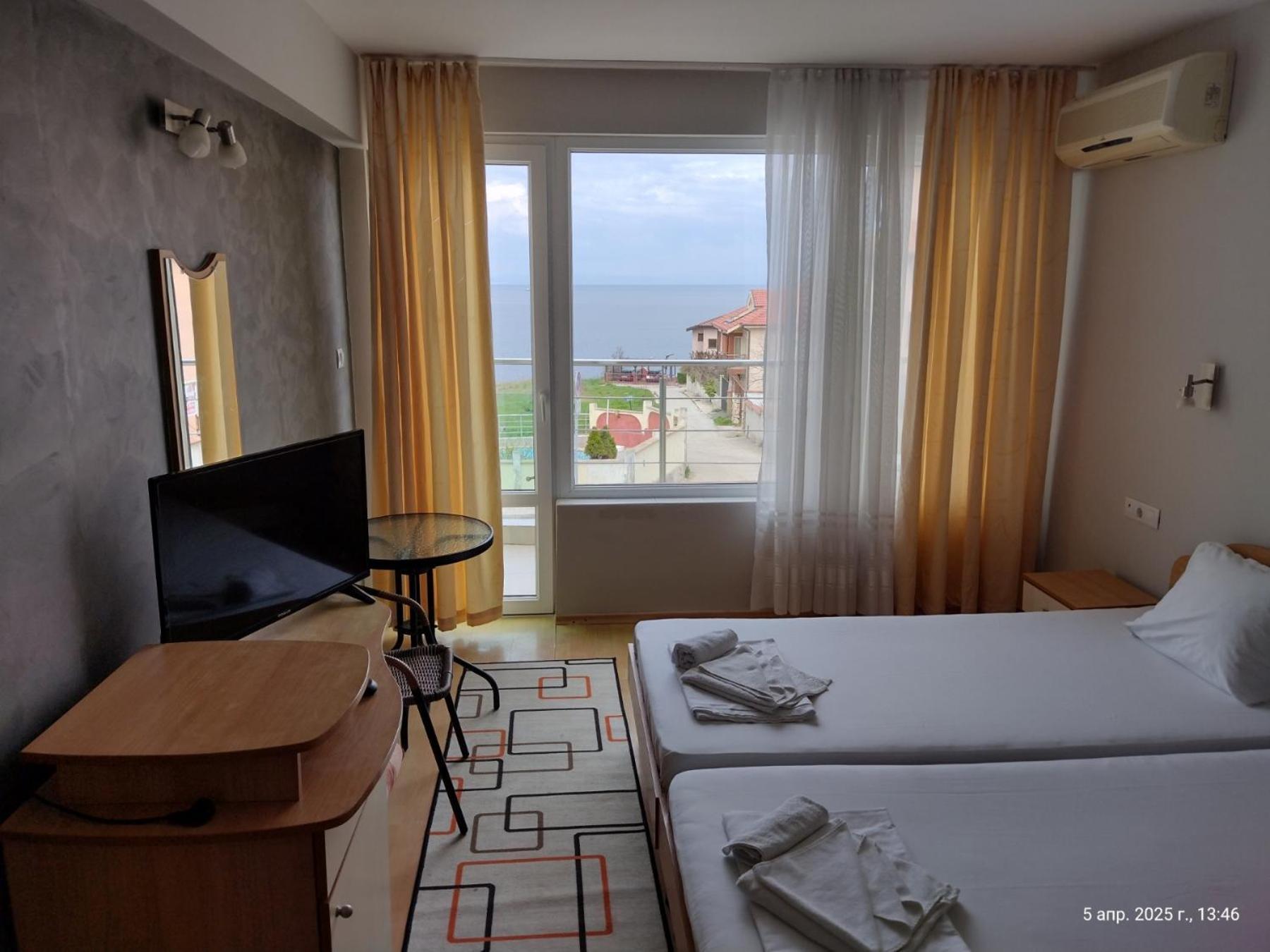 Family Hotel Coral Sozopol Exteriör bild