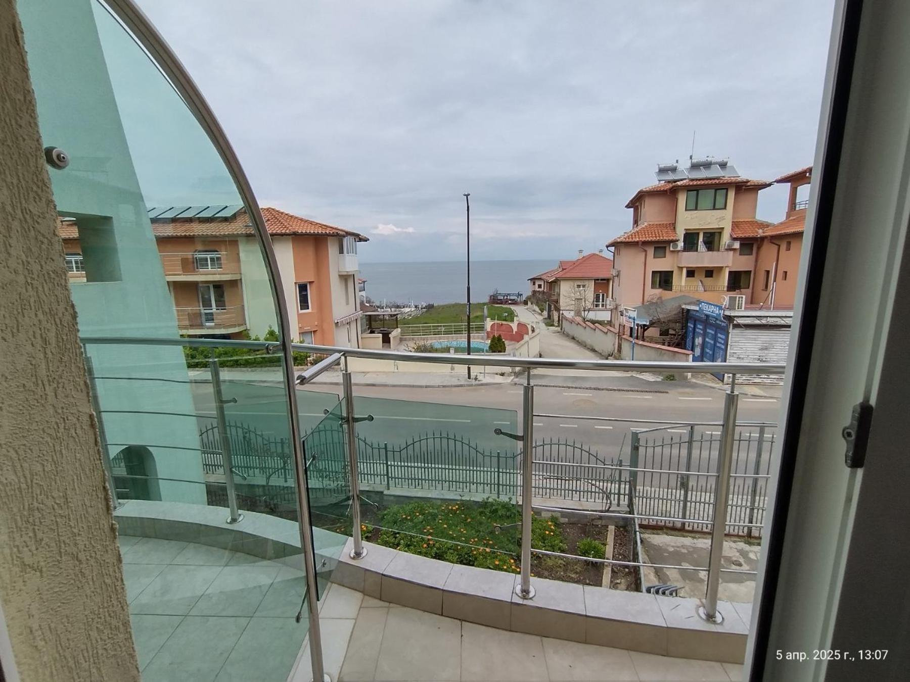 Family Hotel Coral Sozopol Exteriör bild